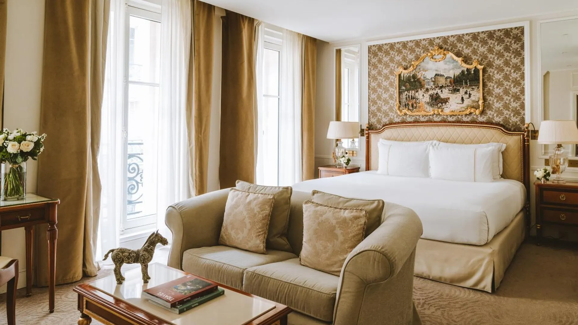 Hotel Splendide Royal Paris - Relais & Chateaux location